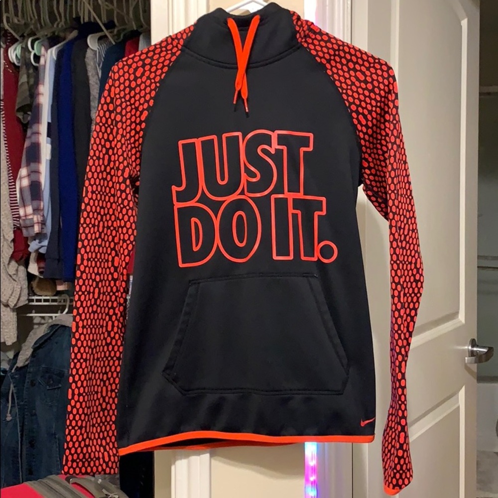 Nike therma fit red and black